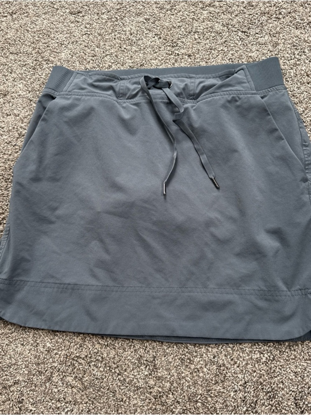 Athleta Women’s Size 4 Gray Drawstring Skort EUC